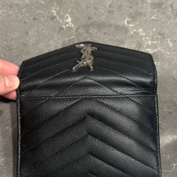 Yves Saint Laurent Black Quilted Leather Wallet - Picture 6 of 7